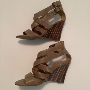 Nine West Wedge Sandals Tan Size 9.5